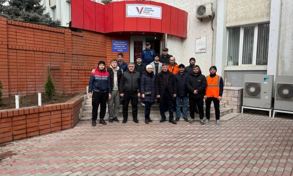 По многолетней традиции железнодорожники выходят на весенние субботники.