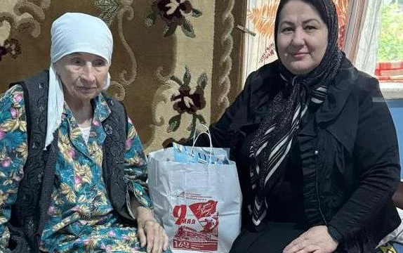 В канун Дня Победы стало доброй традицией поздравлять с майскими праздниками тружеников тыла.