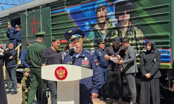 Махачкала торжественно встретила исторический ретро-поезд &laquo;Победа&raquo;.