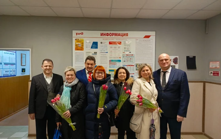8 марта в эксплуатационном локомотивном депо Туапсе. 8 марта в эксплуатационном локомотивном депо Туапсе.