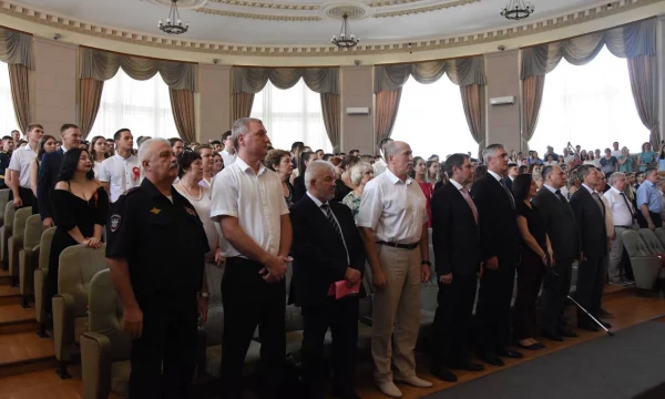 Лучшим выпускникам РГУПС торжественно вручили красные дипломы