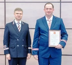 Награды  - лучшим.