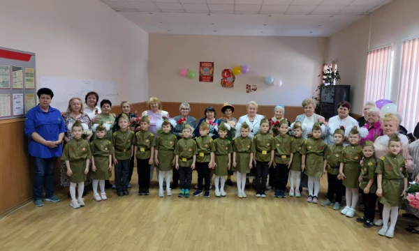 Торжественное поздравление ветеранов на ст.Новороссийск