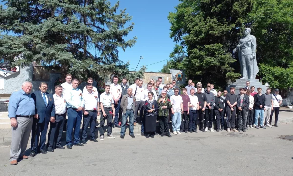 возложение и цветов в честь 79-ой годовщины Победы